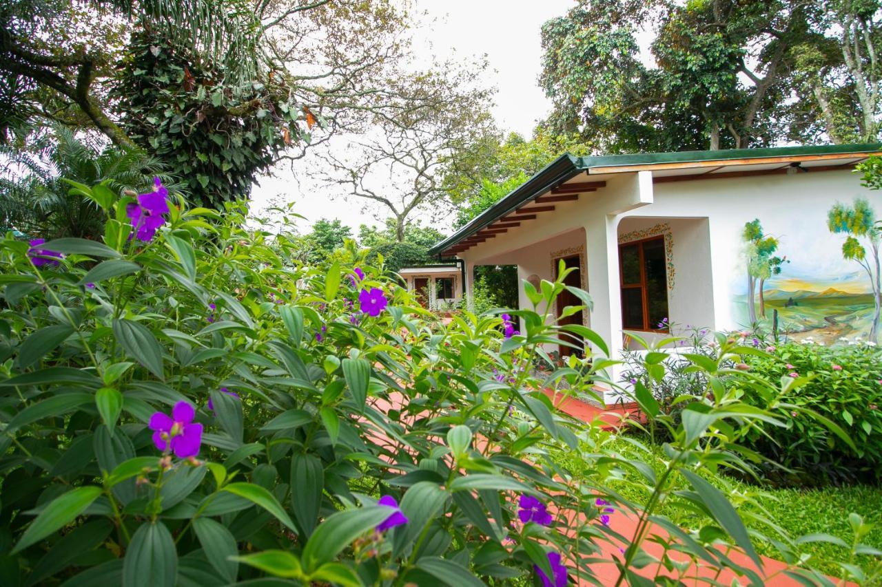 Hotel La Rosa De America Alajuela Exterior photo